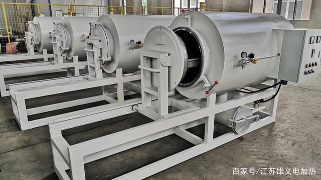 熔噴線噴絲板清理技術解析 真空清洗爐的卓越應用